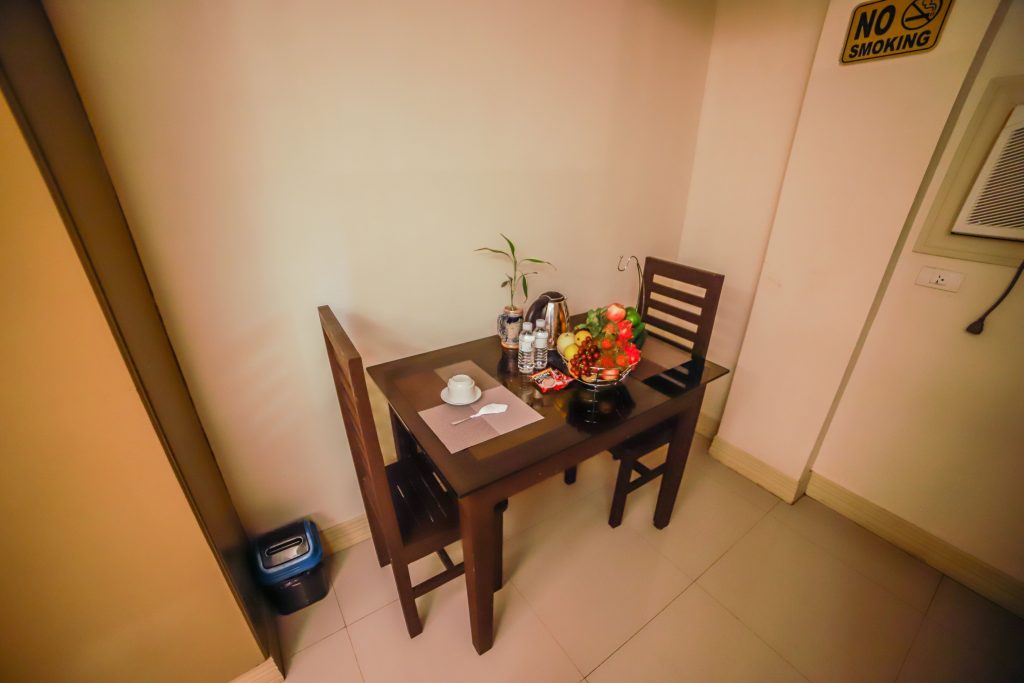 STANDARD ROOM DING AREA